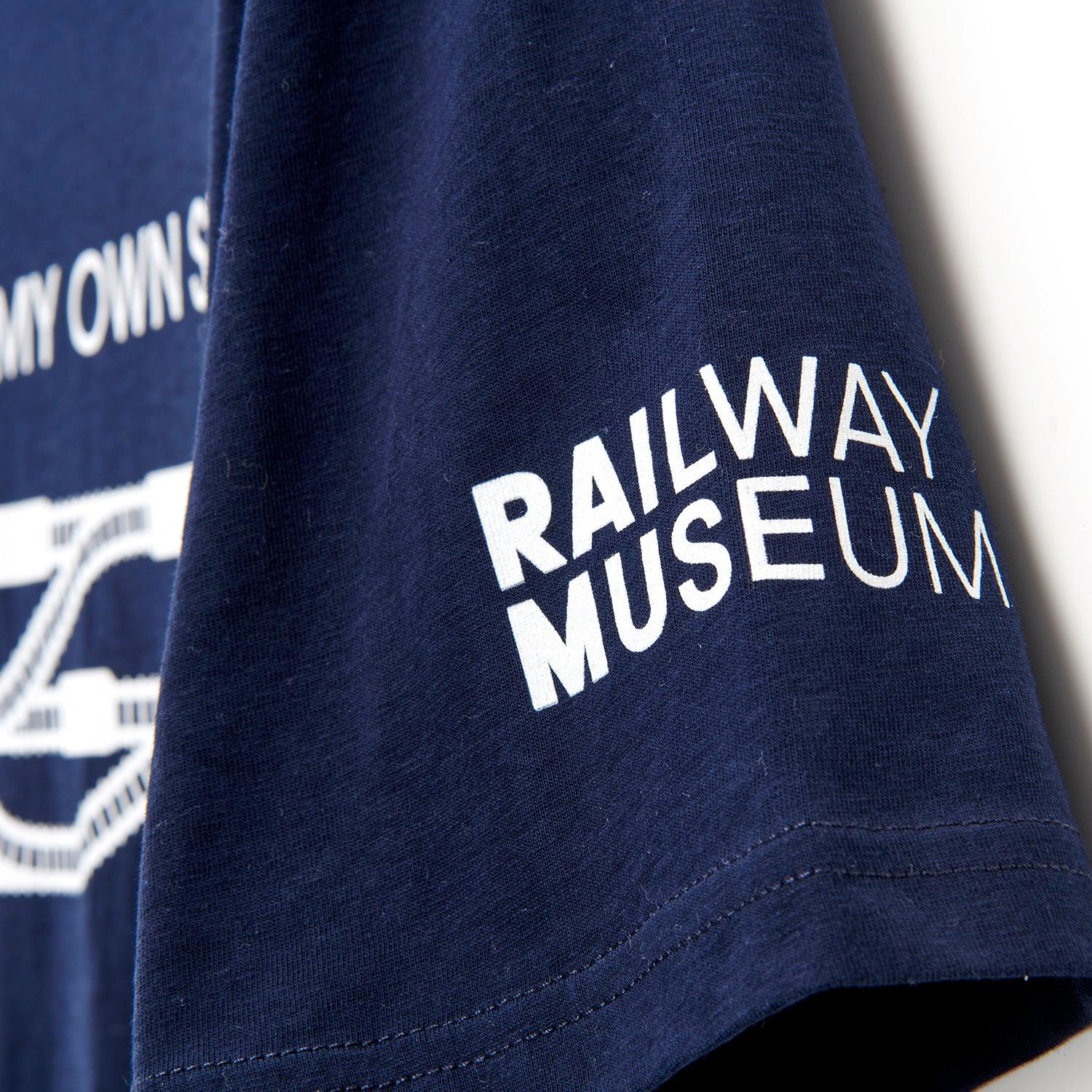 National Railway Museum I Do All My Own Shunts T-shirt - Image 4