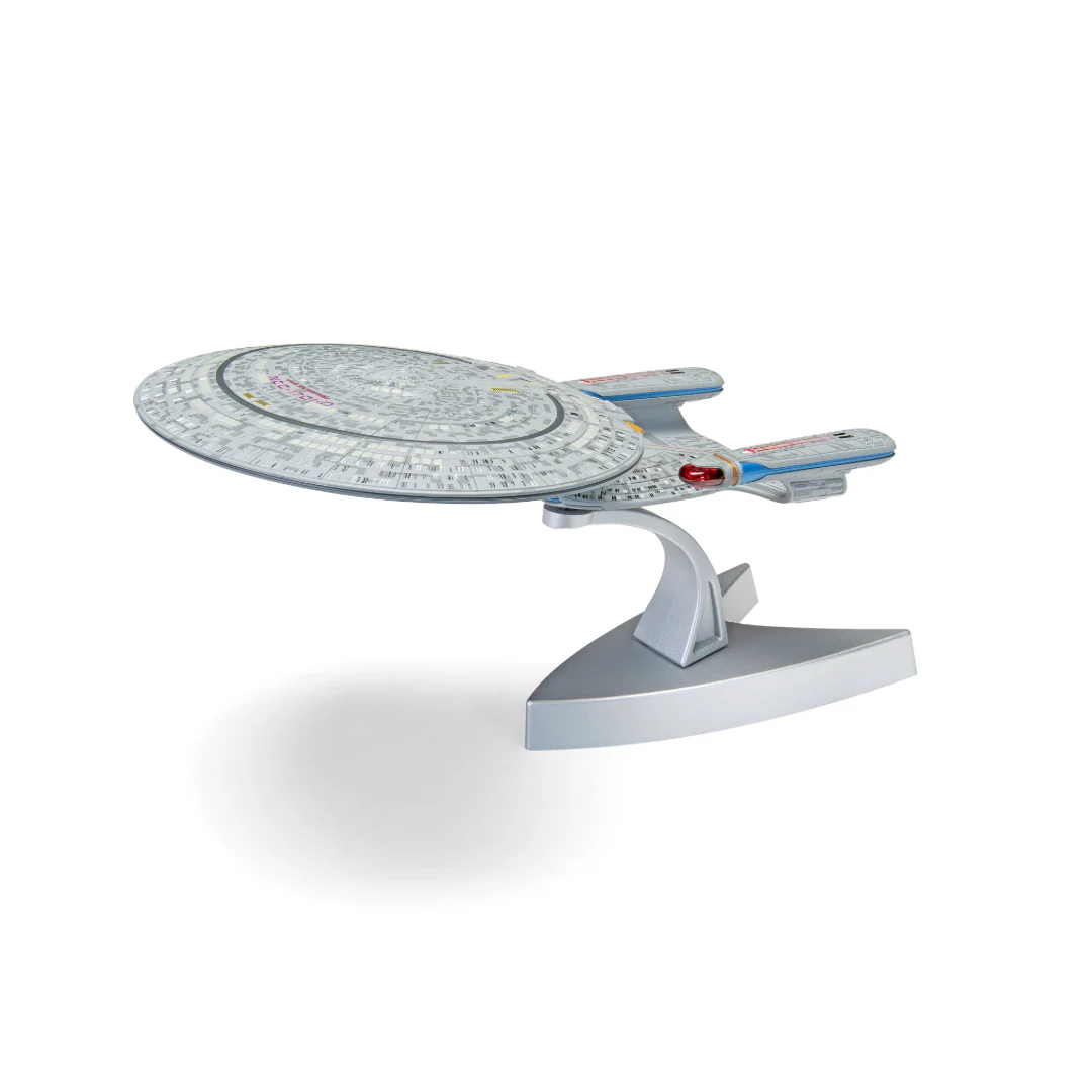 Star Trek U.S.S. Enterprise NCC-1701-D Model - Image 5