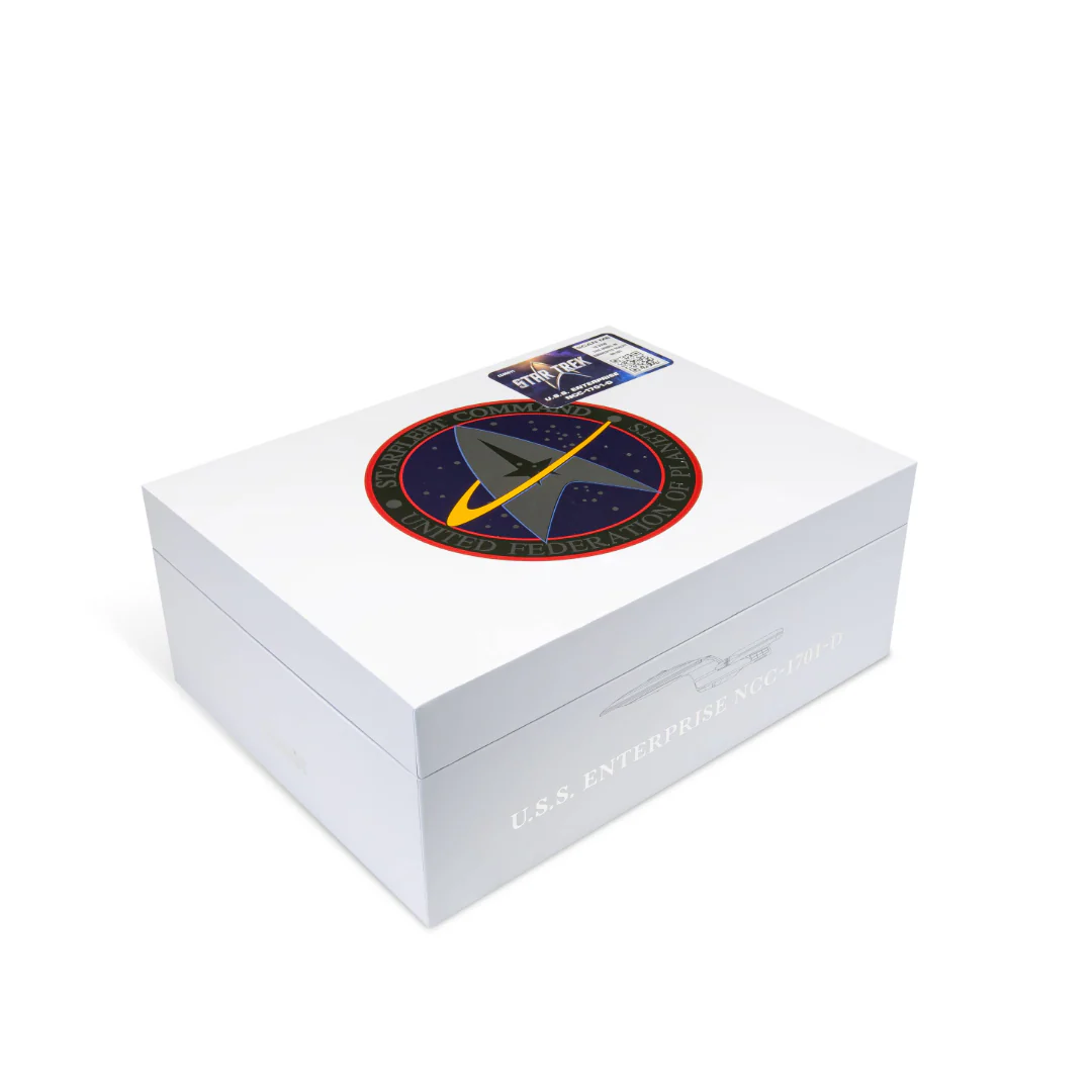 Star Trek U.S.S. Enterprise NCC-1701-D Model - Image 7