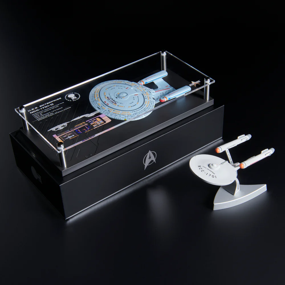 Star Trek U.S.S. Enterprise NCC-1701-D Model - Image 9